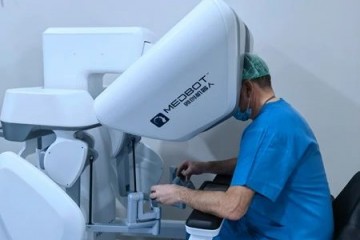 重磅里程碑！圖邁?完成高加索地區外科學史上首個100例商業化機器人手術！